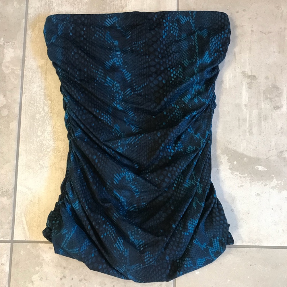 Express strapless top